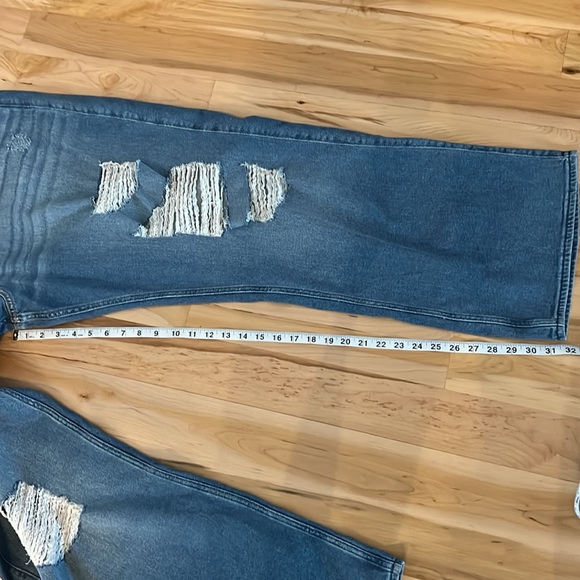 🆕 Hollister High Rise Vintage Baggy Jeans - NWT - Picture 4 of 12